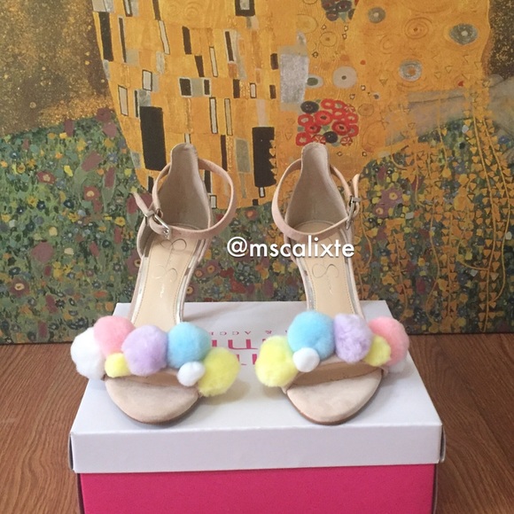 🤗ONE DAY SALE🤗🍭pom pom heels 🍭 - Picture 1 of 4